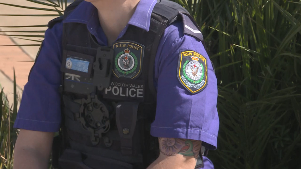 OXLEY POLICE DON PURPLE IN SUPPORT OF LOCAL LGBTI COMMUNITIES | NBN News