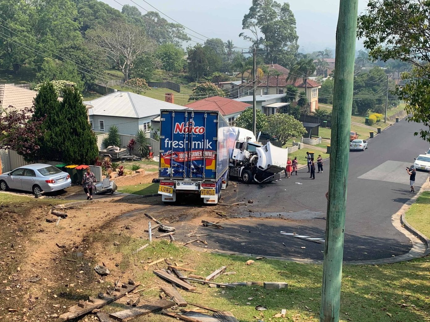 TRUCK CRASHES DOWN EMBANKMENT IN COFFS HARBOUR NBN News TRUCK CRASHES DOWN EMBANKMENT IN COFFS HARBOUR NBN News