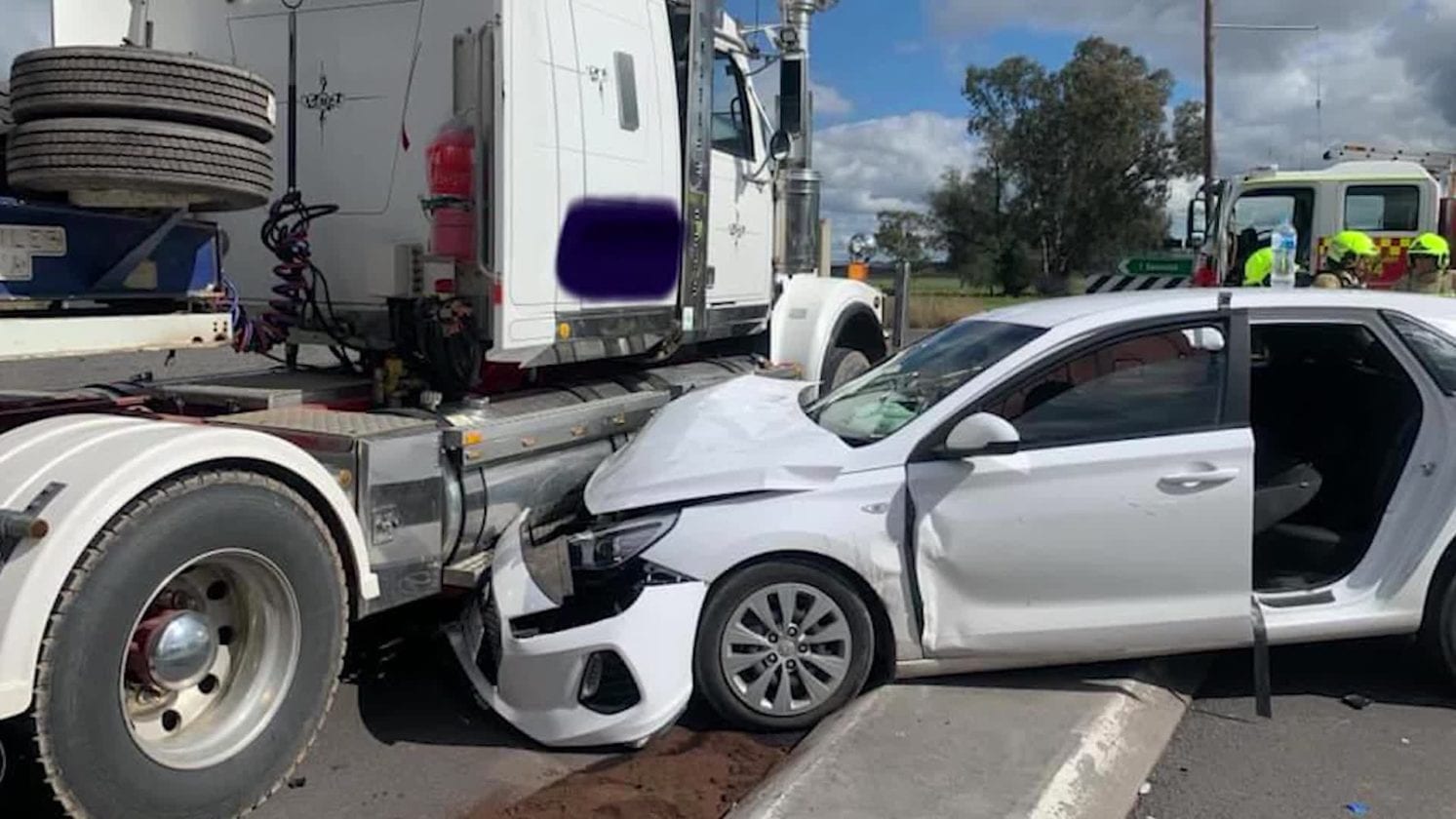 A MAN BECAME TRAPPED IN A CAR AFTER CRASHING INTO A SEMI-TRAILER – NBN News