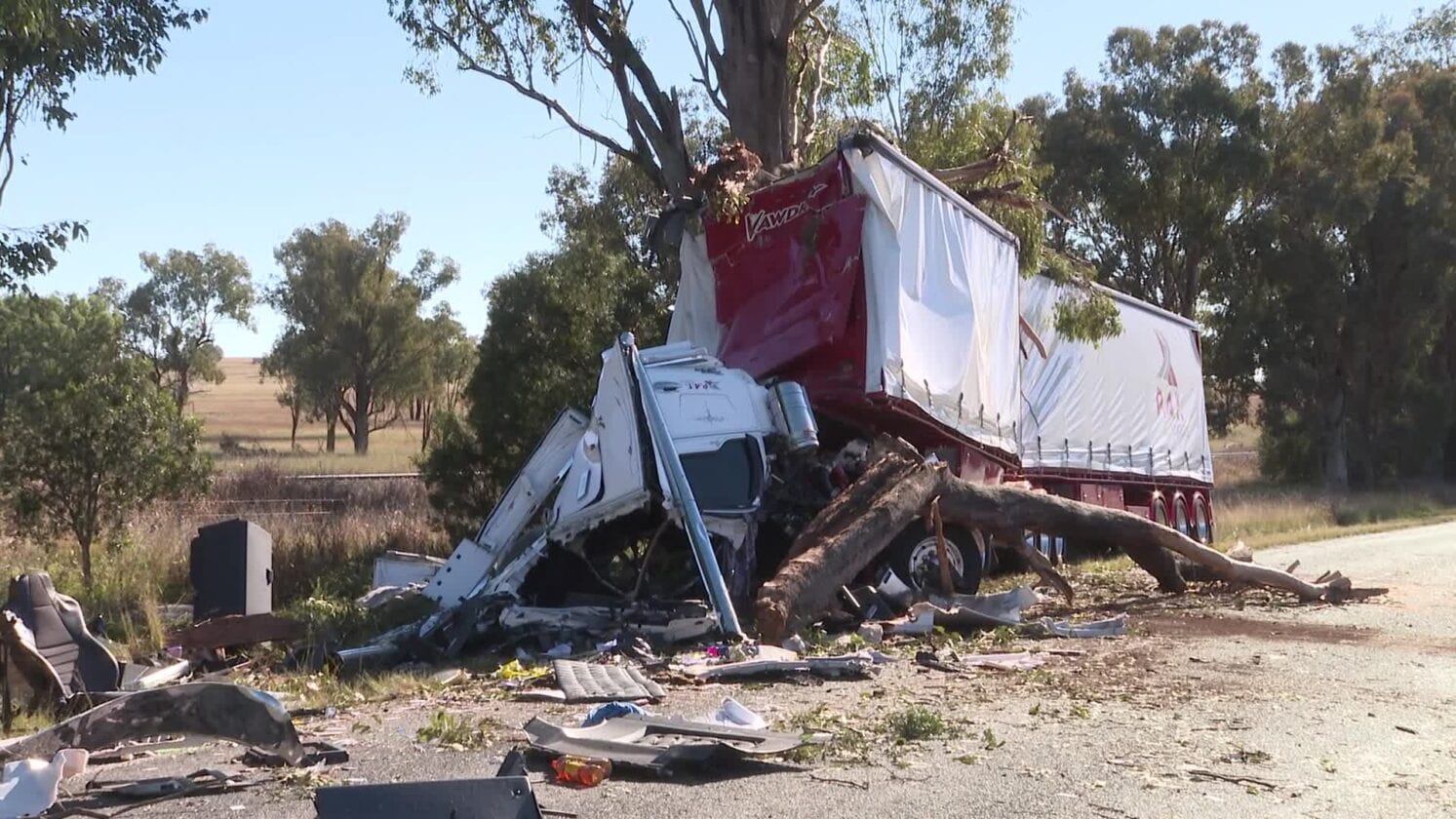 52-YEAR-OLD MAN DIES IN A HORROR TRUCK CRASH NEAR TAMWORTH – NBN News