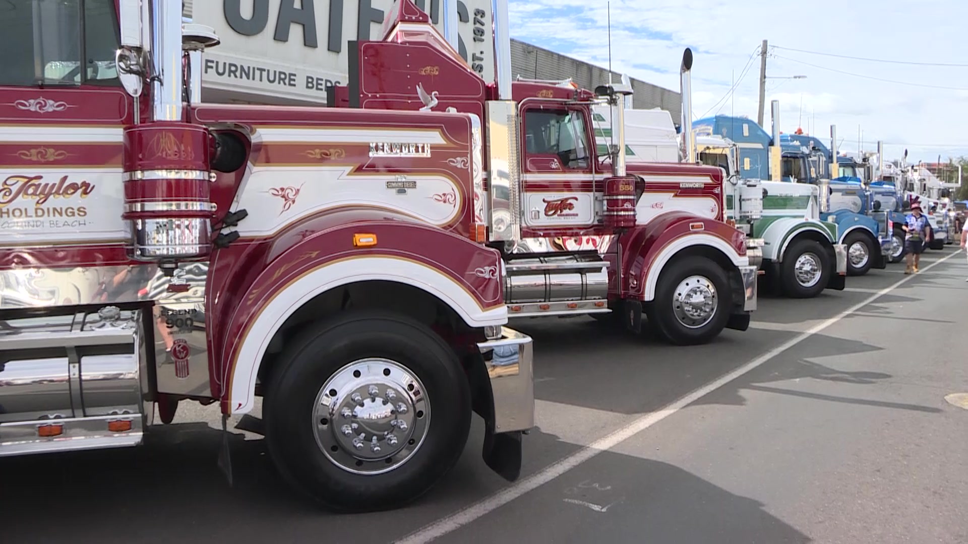 THOUSANDS OF BIG RIG ETHUSIASTS ROLL INTO TOWN FOR CASINO TRUCK SHOW