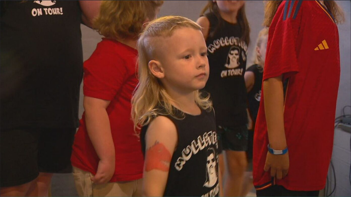 Hundreds let their hair down in Kurri Kurri for annual ‘Mulletfest