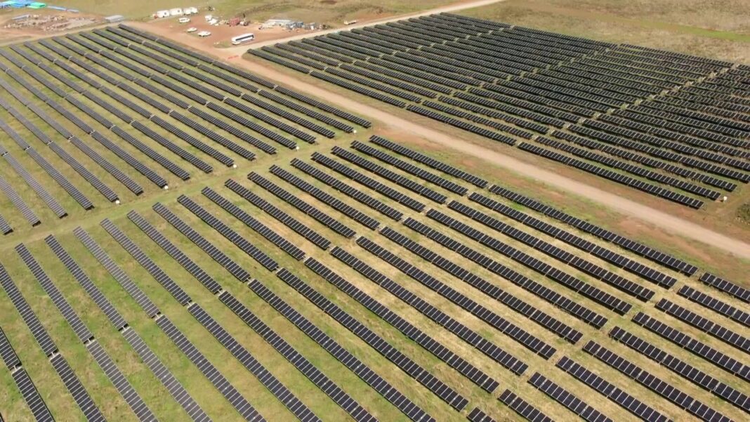 650 million dollar stage 1 of Uralla solar farm officially opened