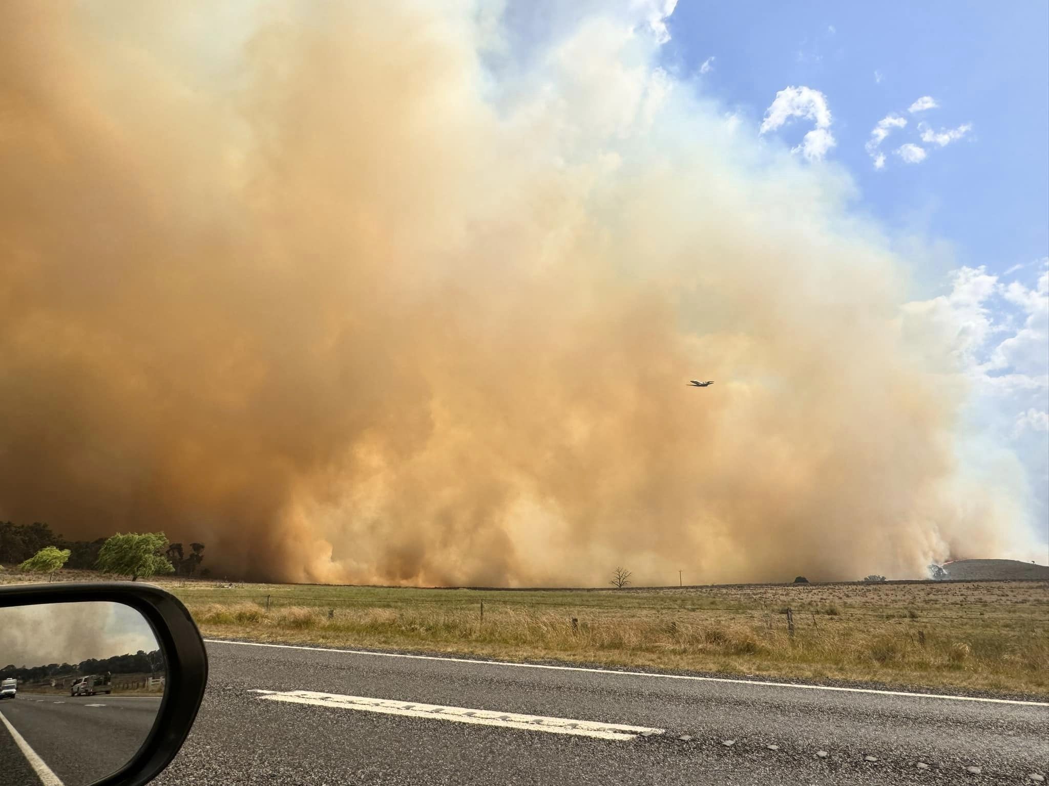 Threat reduced for NSW town as out of control bushfires continue to ...