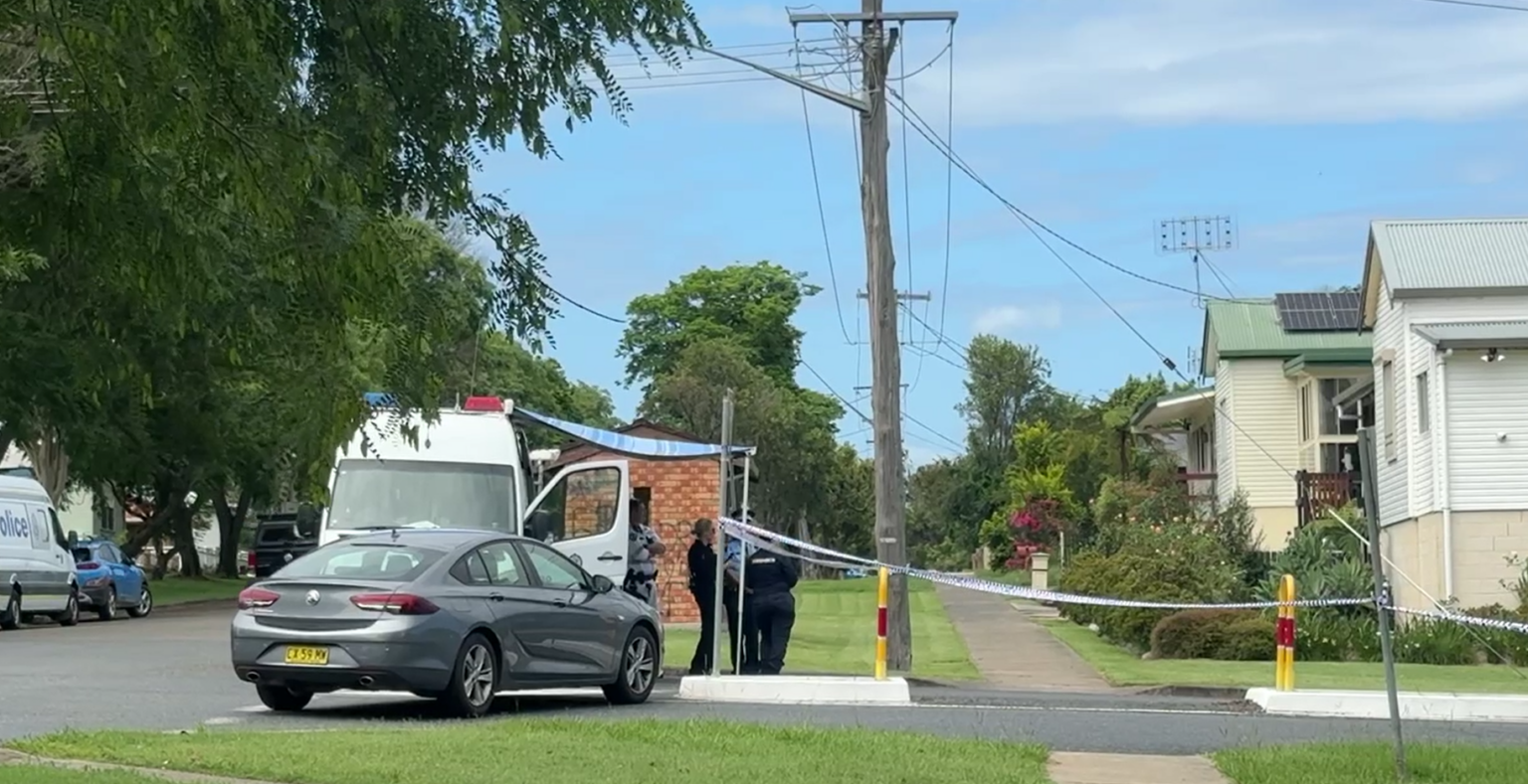 Man shot by police after allegedly threatening officers with knife at ...