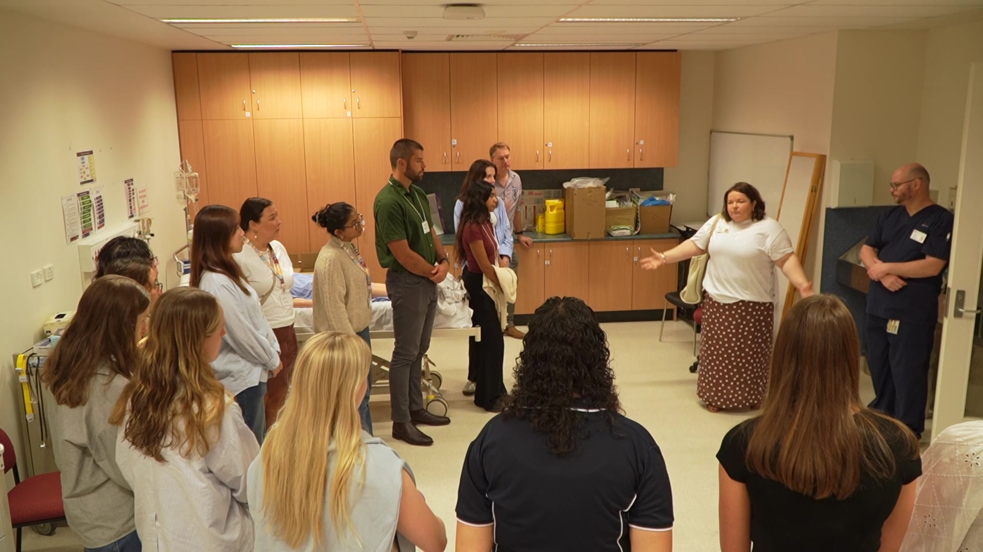 Metropolitan medical students seek careers in New England North West ...