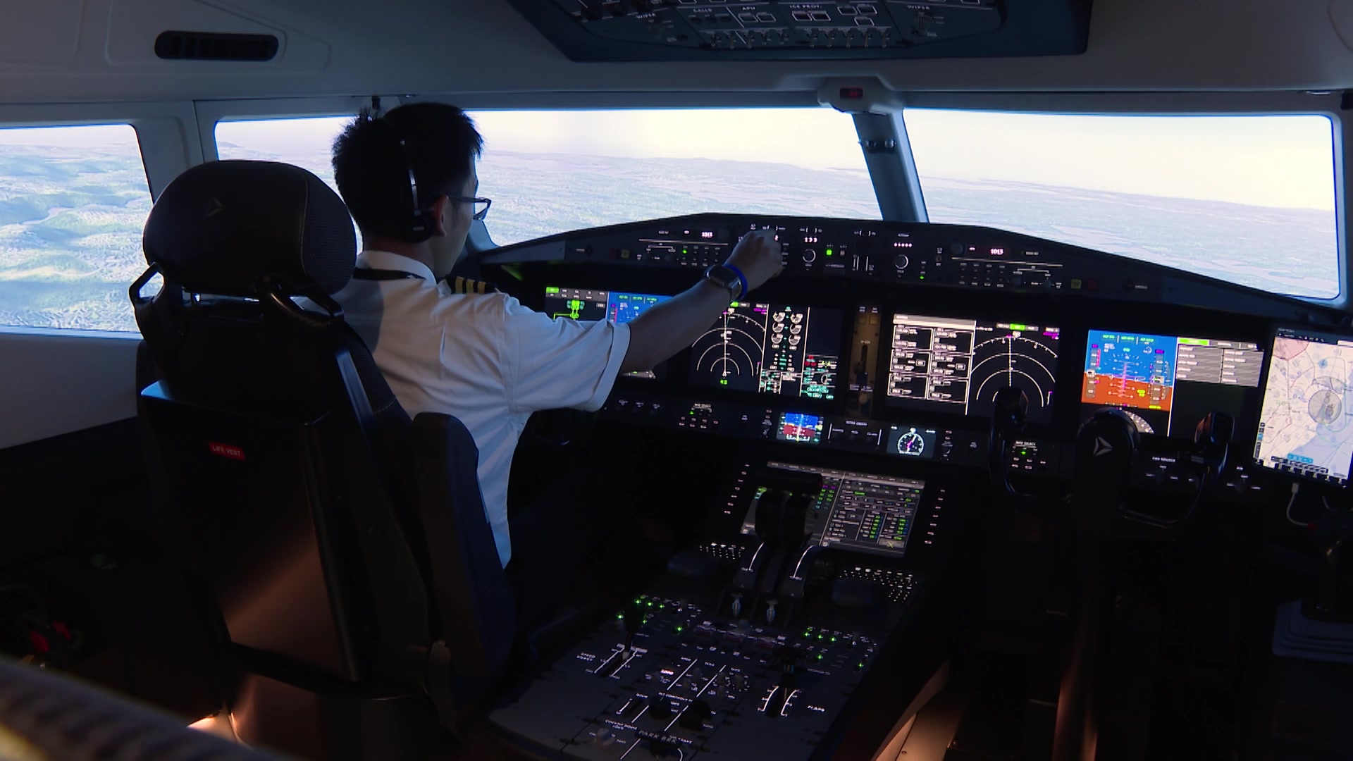 High-tech flight simulator unveiled at Tamworth’s International Flight ...